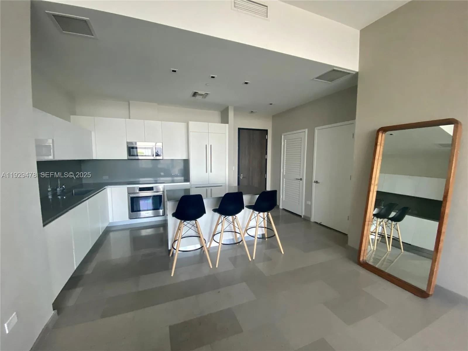 68 SE 6th St # 4008, Miami FL 33131