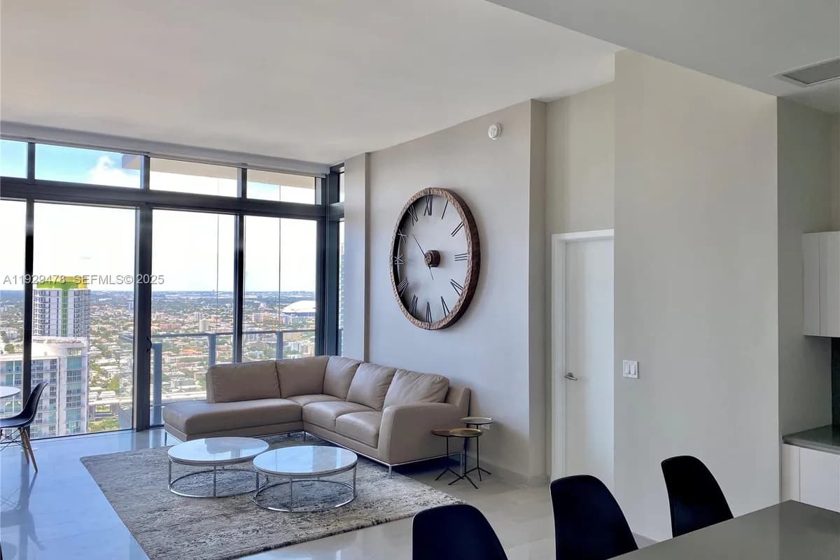 68 SE 6th St # 4008, Miami FL 33131