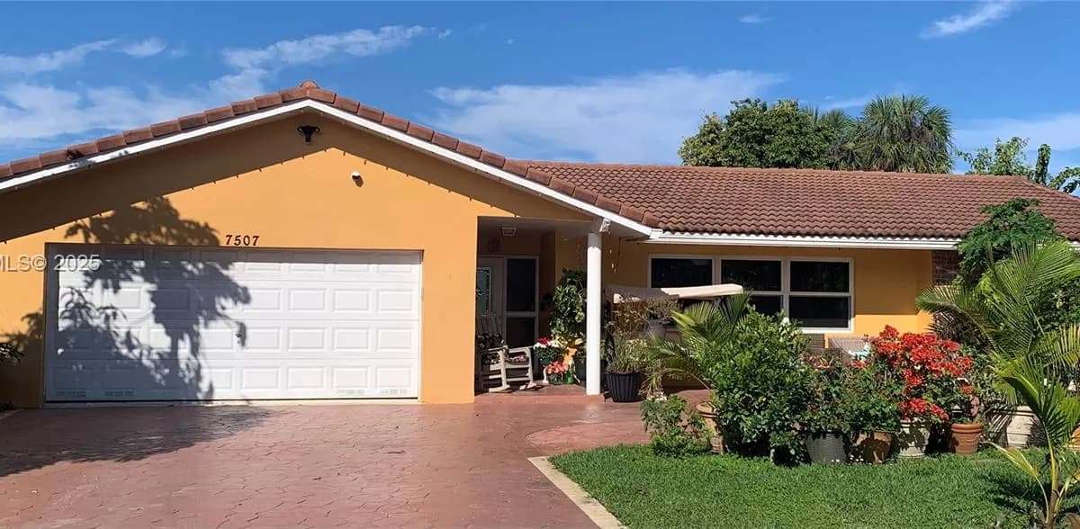 7507 NW 41st St, Coral Springs FL 33065