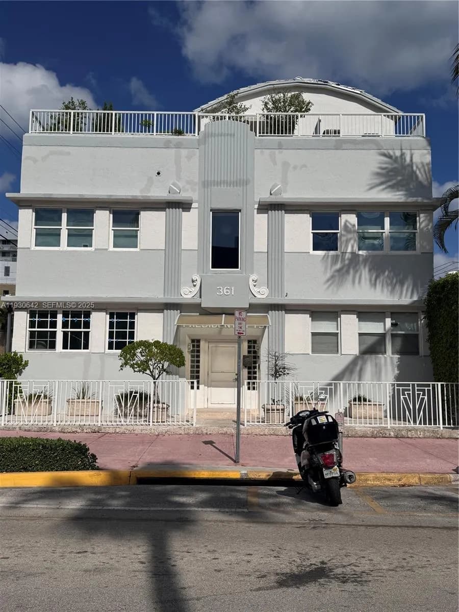 361 Collins Ave # A2, Miami Beach FL 33139