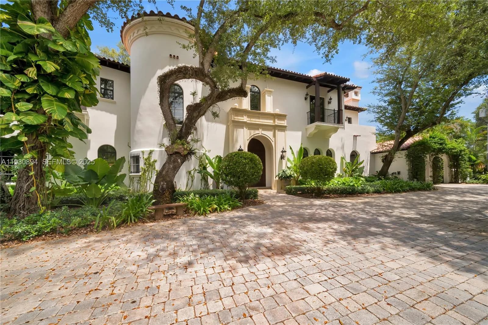 8301 SW 53rd Ave, Miami FL 33143