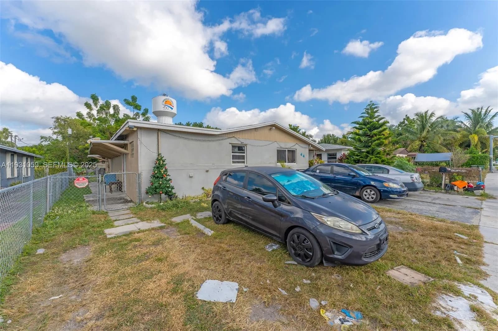 445 NW 8th St, Homestead FL 33030