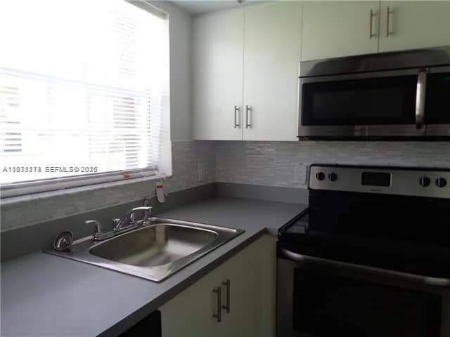 800 Cypress Park Way # J1, Deerfield Beach FL 33064