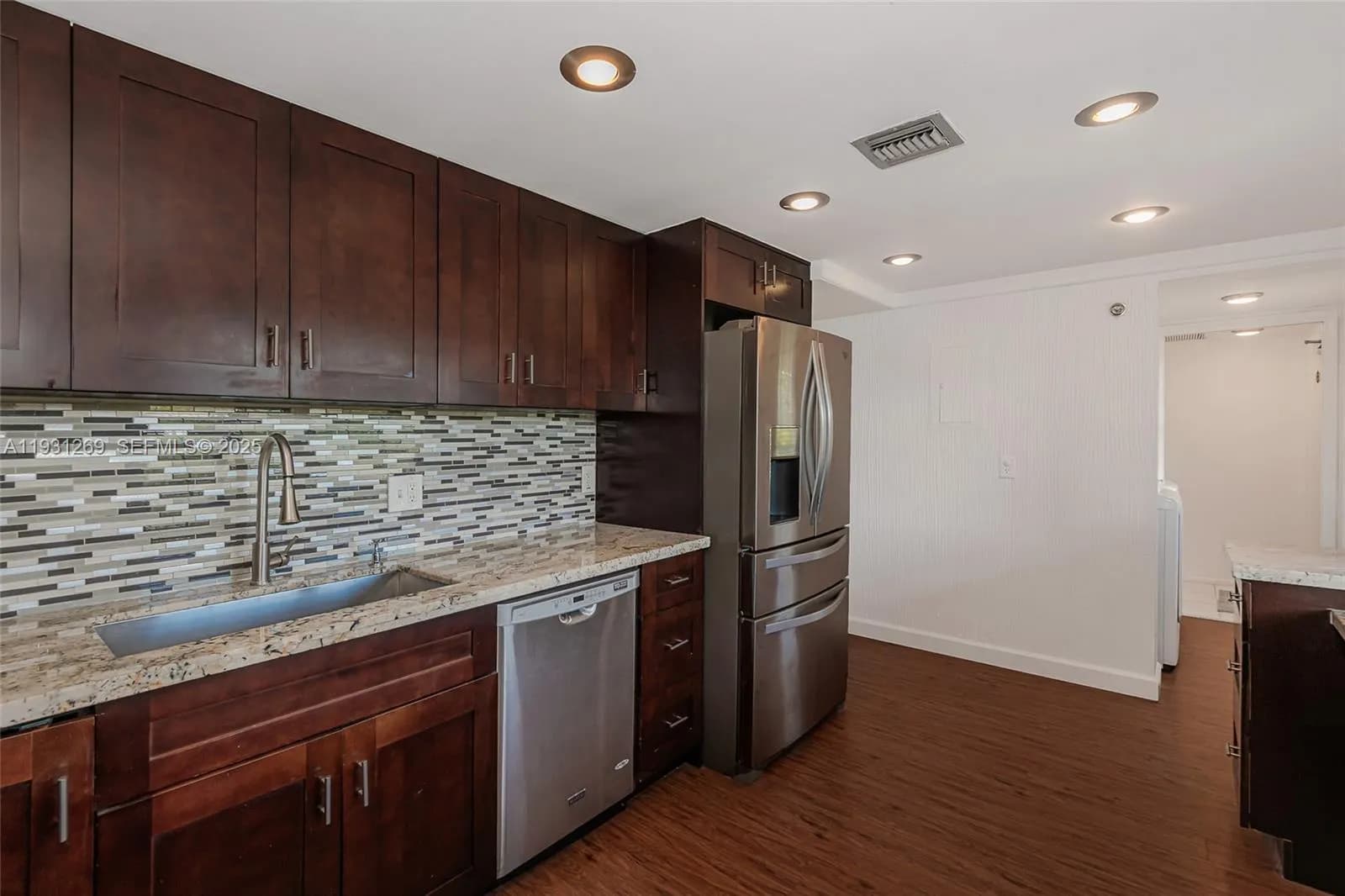 625 Oaks Dr # 503, Pompano Beach FL 33069