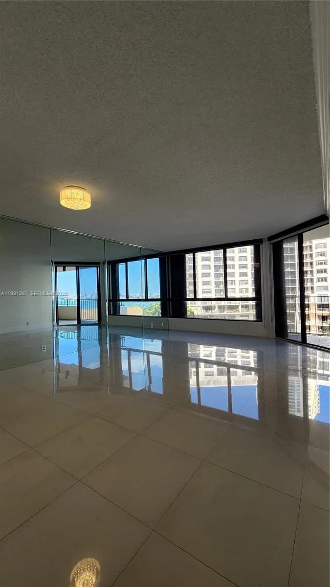 520 Brickell Key Dr # A802, Miami FL 33131