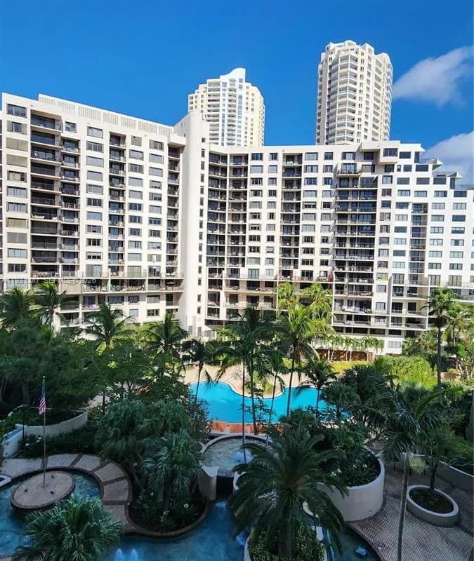 520 Brickell Key Dr # A802, Miami FL 33131