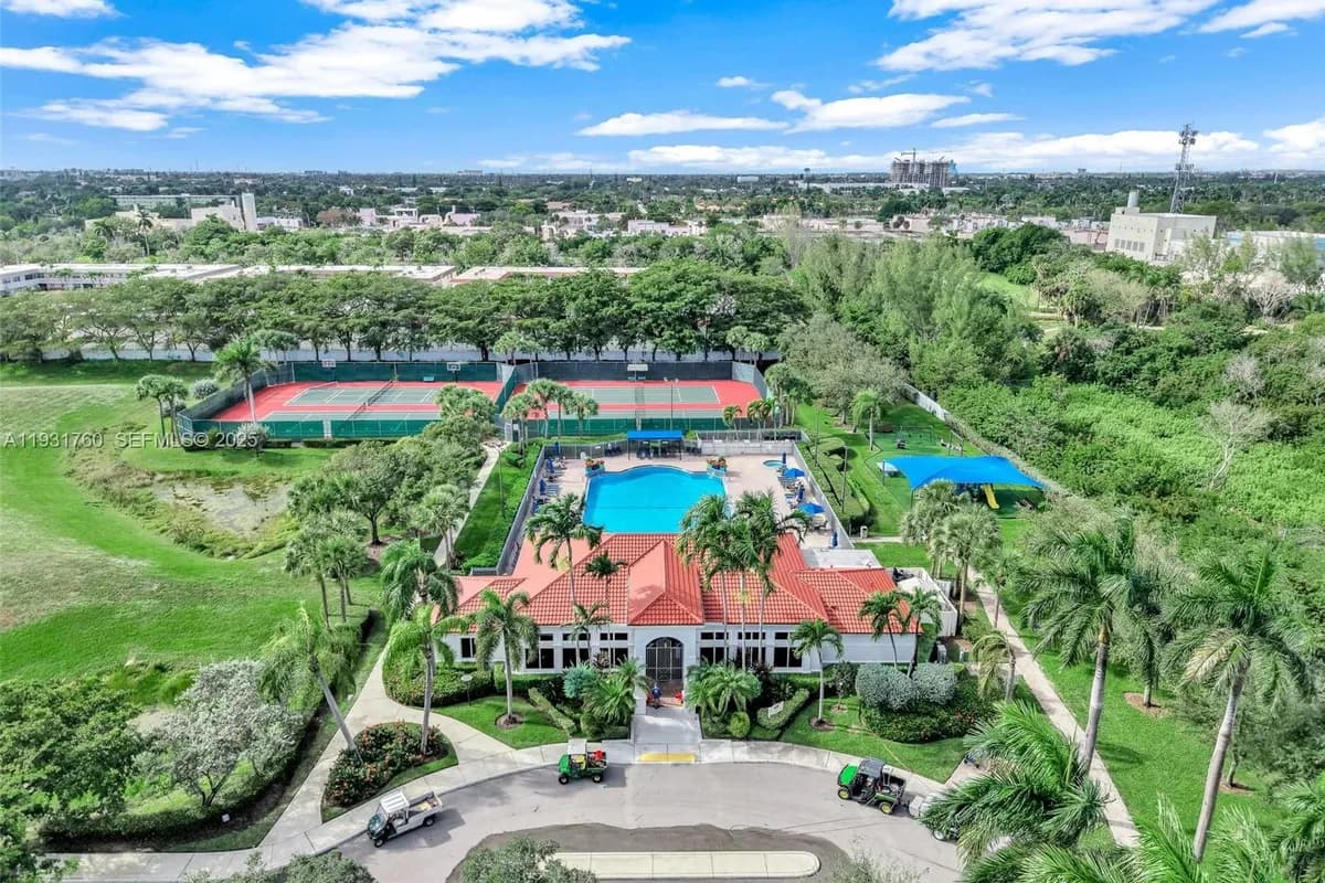 1420 Weeping Willow Way, Hollywood FL 33019