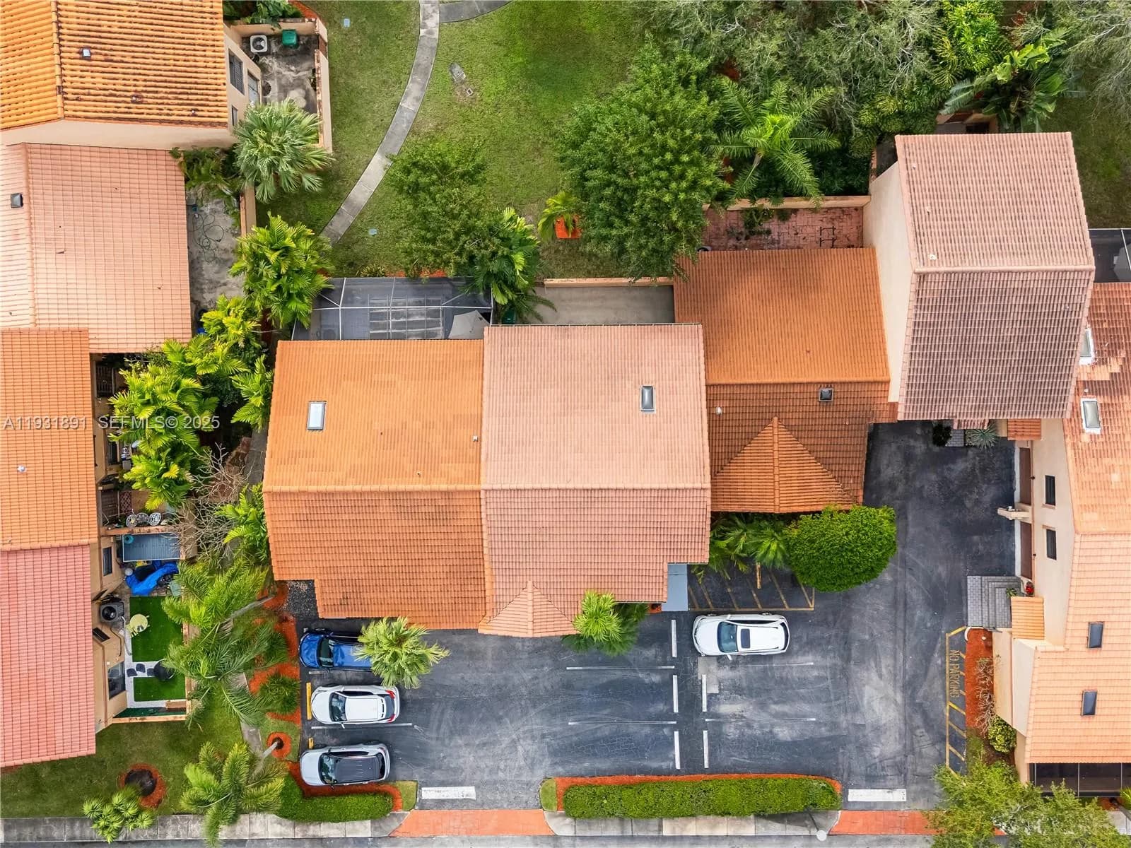 11282 SW 9th Ct, Pembroke Pines FL 33025