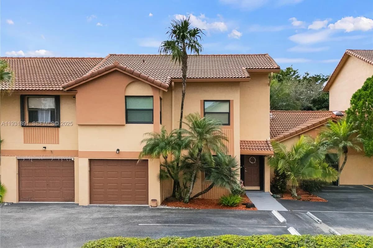 11282 SW 9th Ct, Pembroke Pines FL 33025