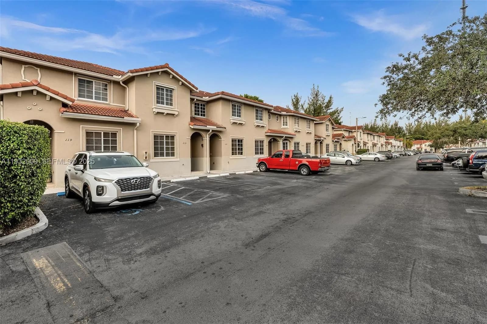 21205 NW 14 PL # 819, Miami Gardens FL 33169