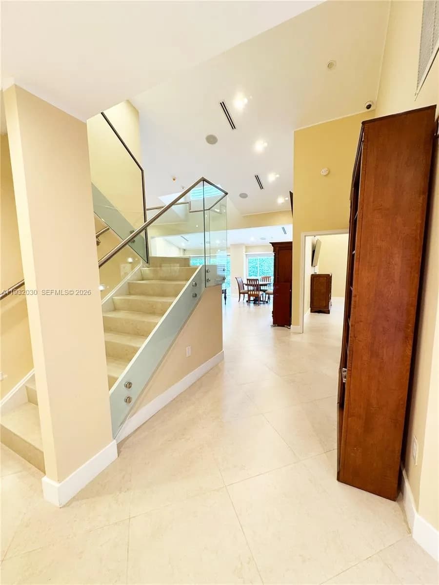 610 Misty Oaks Ln, Pompano Beach FL 33069