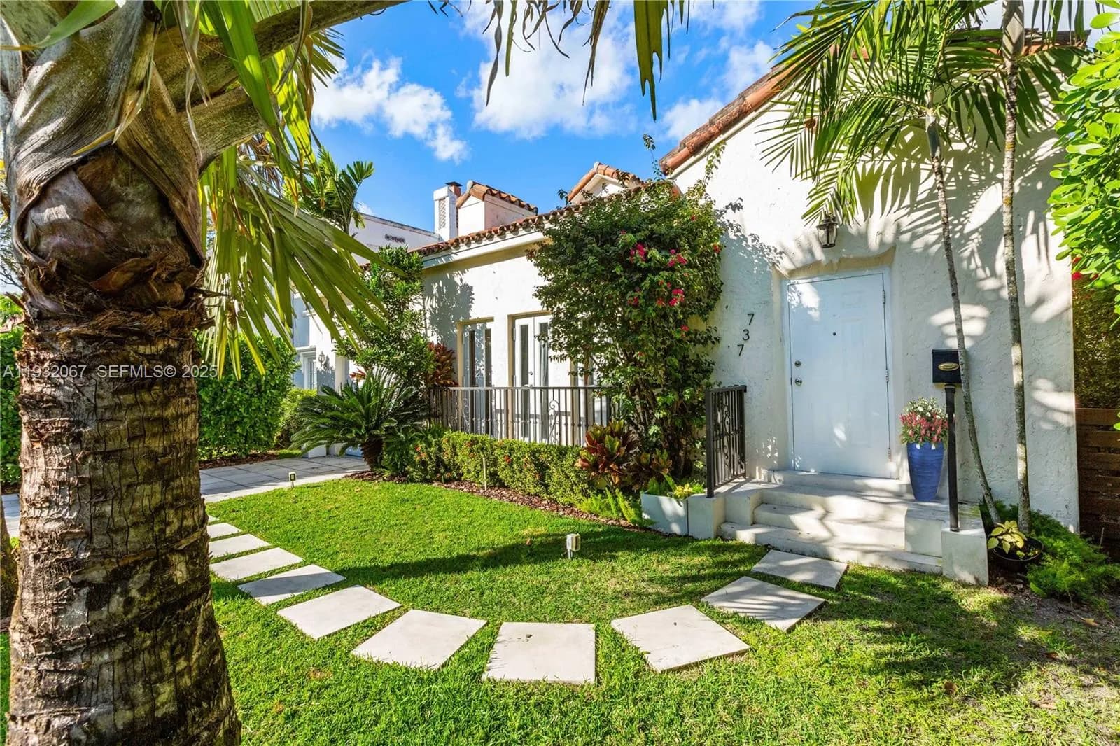 737 Alhambra Cir, Coral Gables FL 33134