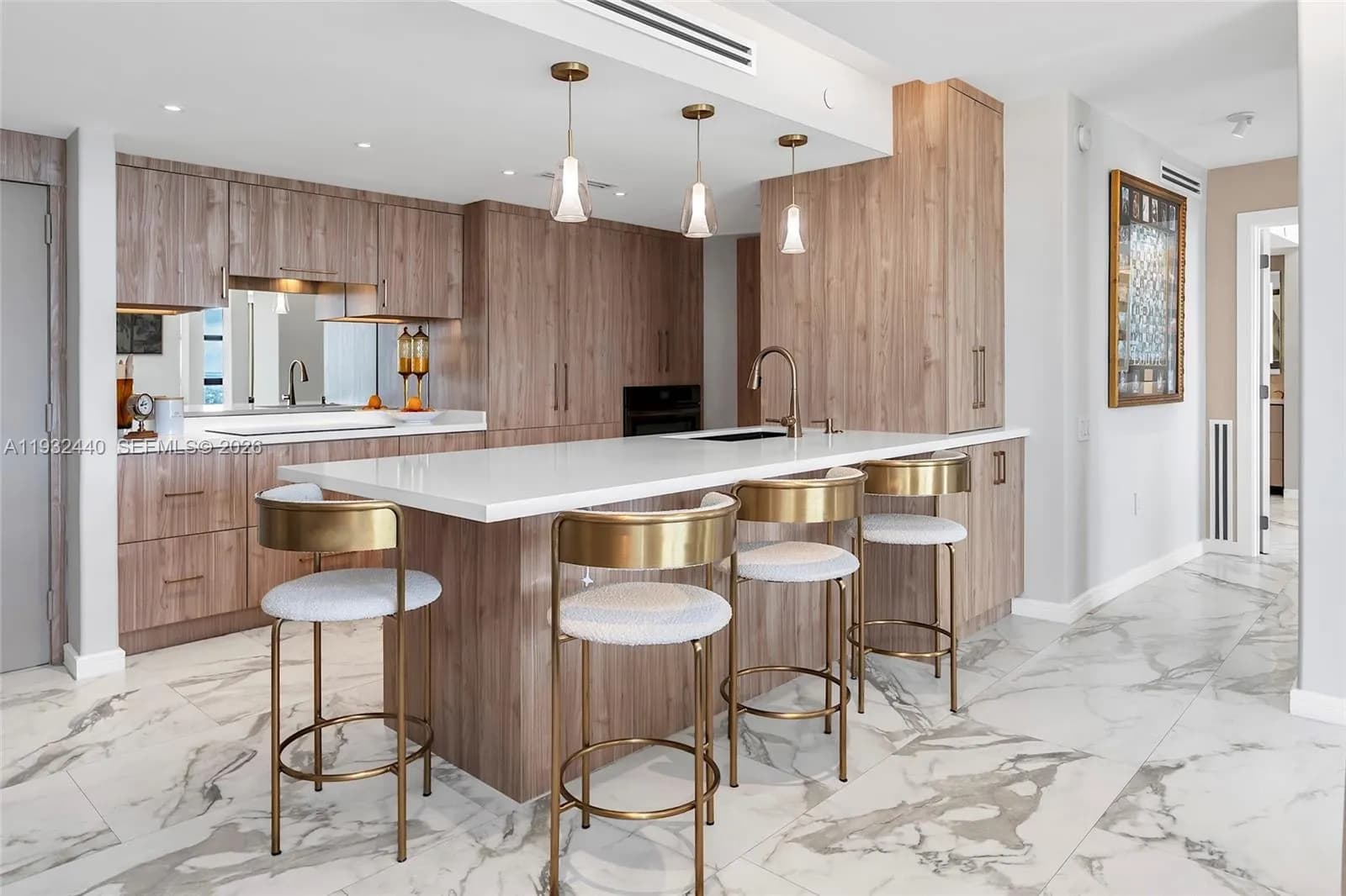 9 Island Ave # 2104, Miami Beach FL 33139