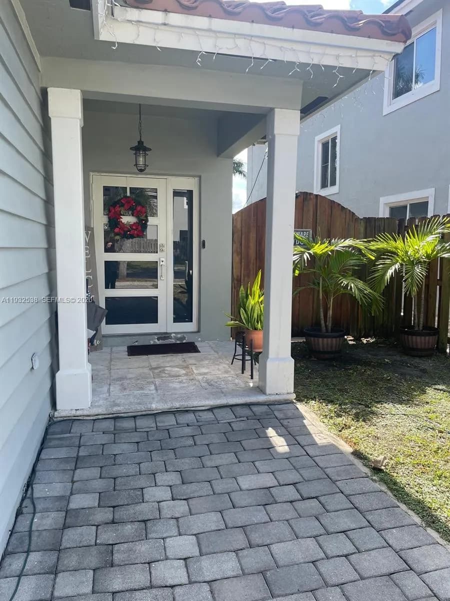 3134 NE 3rd Dr, Homestead FL 33033