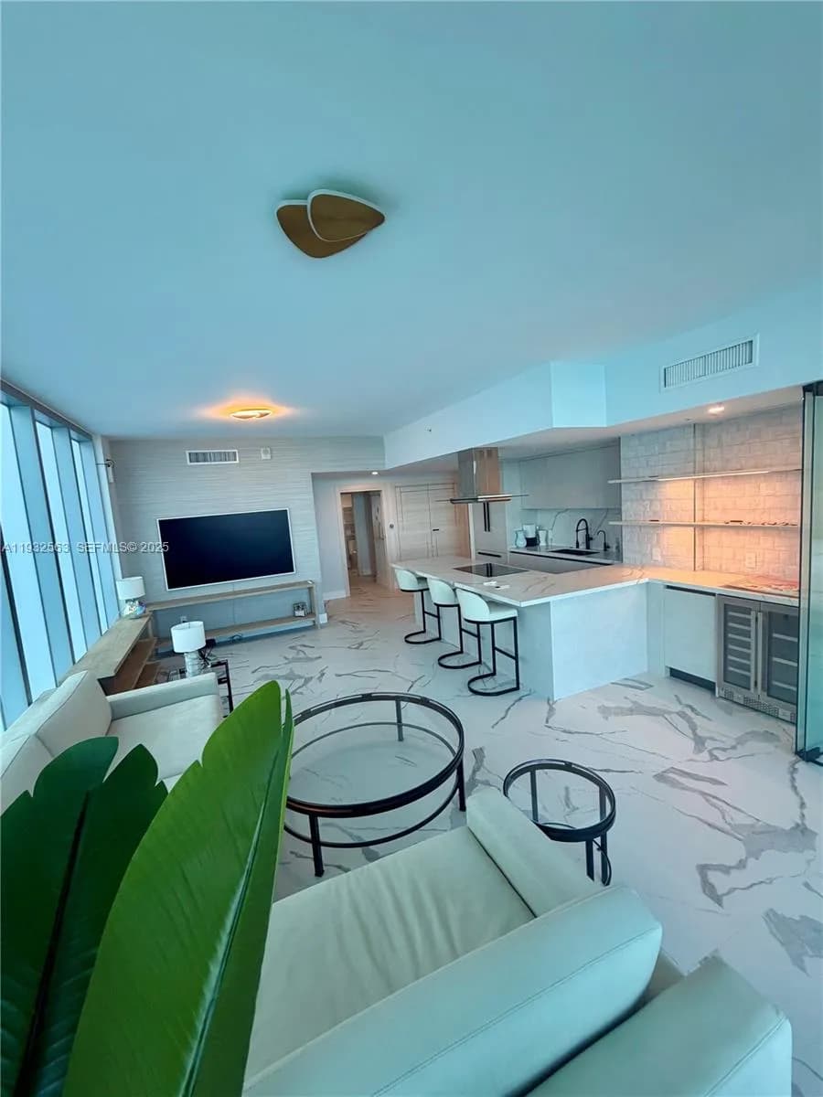 6899 Collins Ave # 1008, Miami Beach FL 33141
