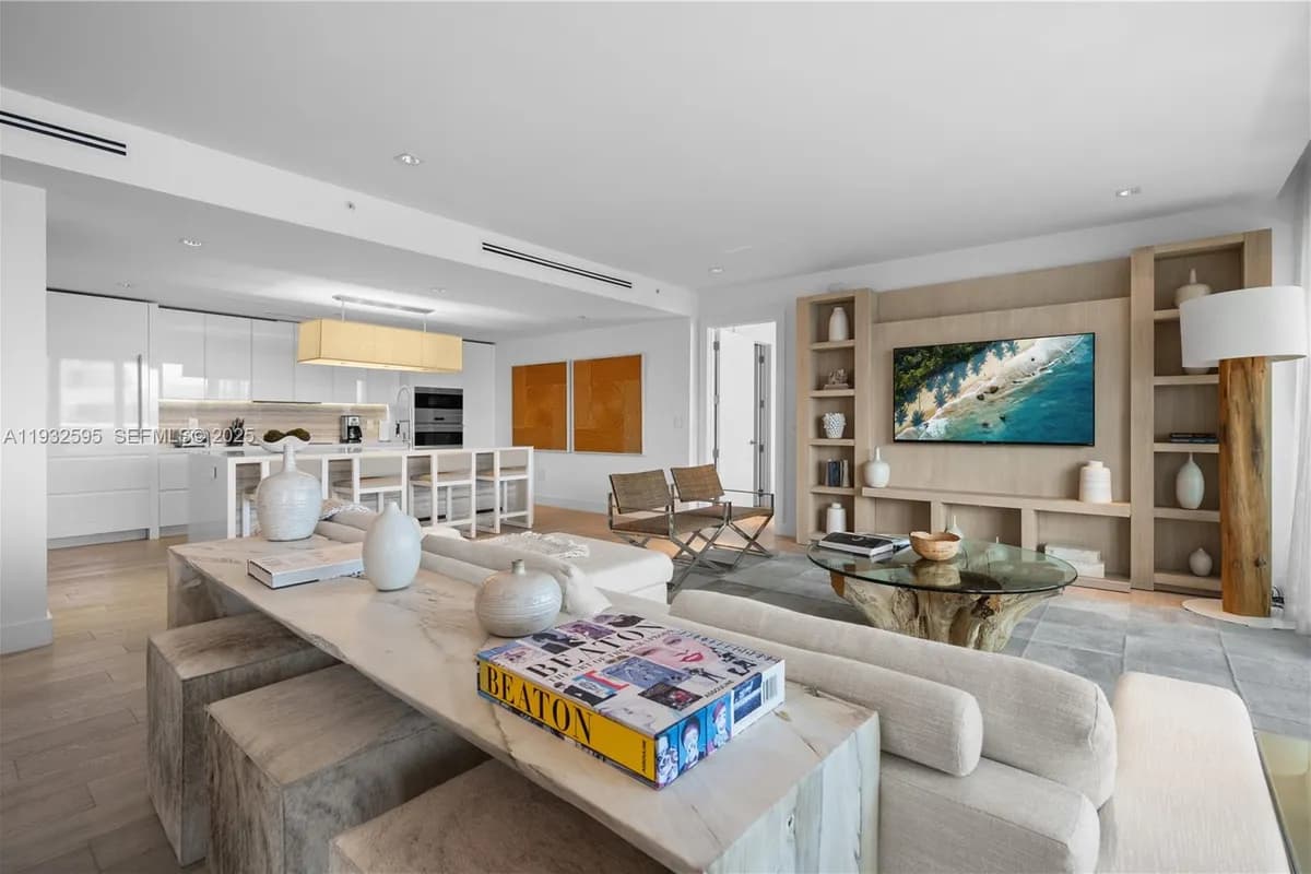 102 24th St # 1706, Miami Beach FL 33139