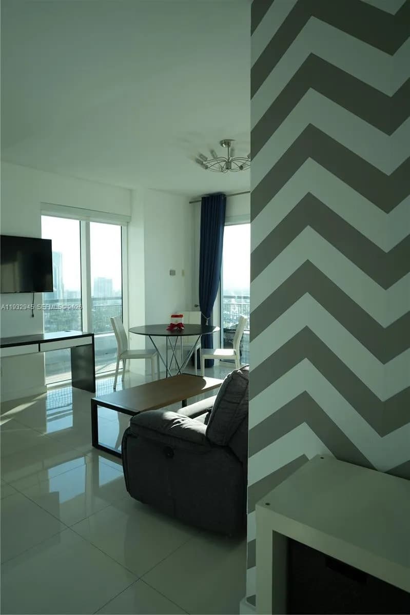 60 SW 13th St # 1901, Miami FL 33130