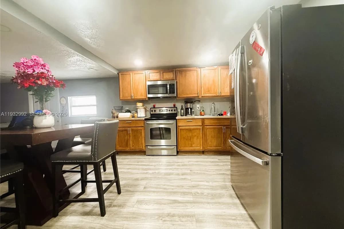 13261 SW 9th St, Davie FL 33325