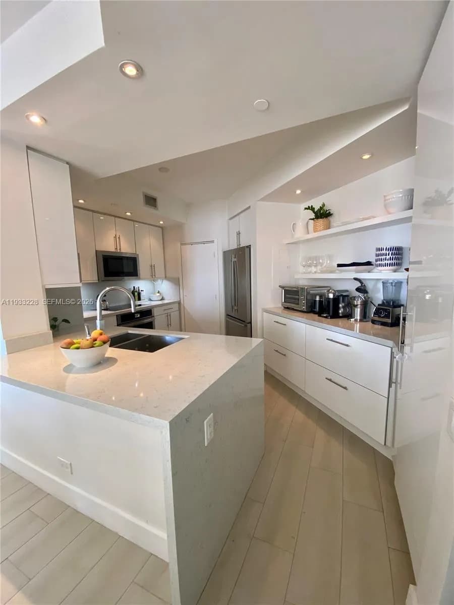 888 Brickell Key Dr # 2209, Miami FL 33131