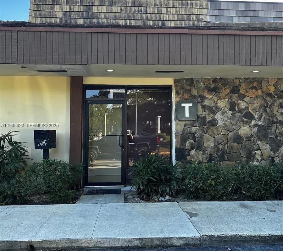 4700 Sheridan St # T, Hollywood FL 33021