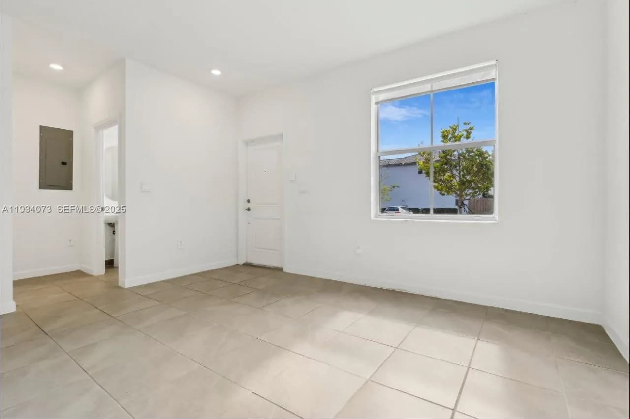 2645 SE 17th St, Homestead FL 33035