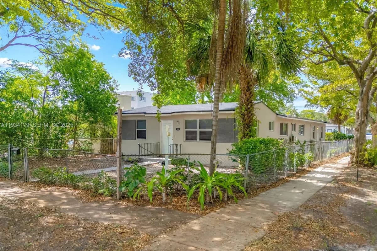 1956 Madison St, Hollywood FL 33020