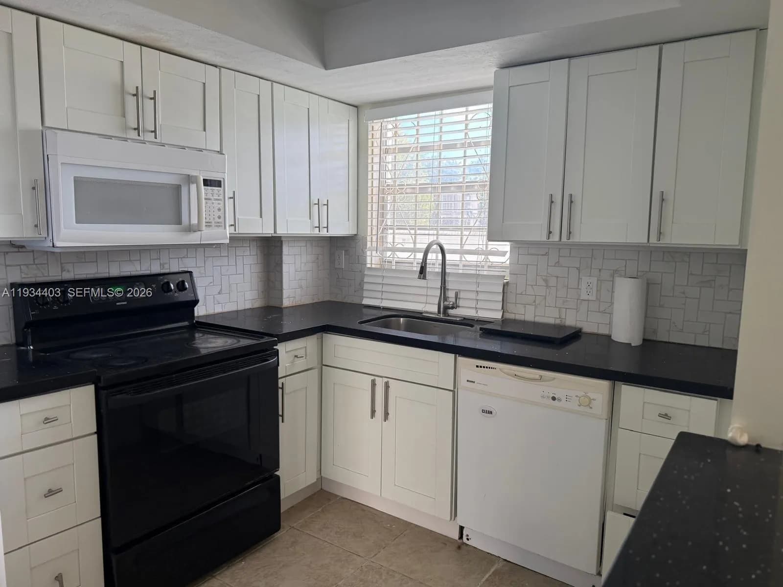 910 Michigan Ave # 305, Miami Beach FL 33139