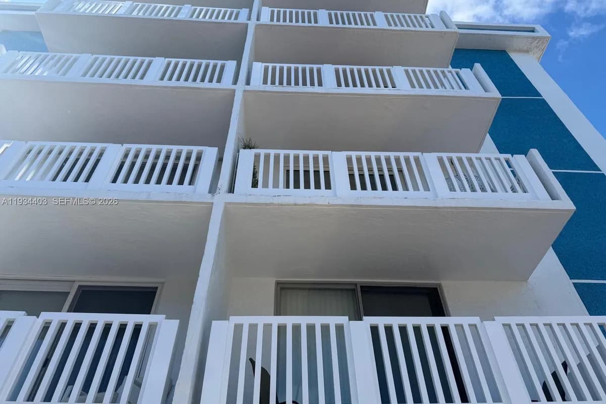 910 Michigan Ave # 305, Miami Beach FL 33139