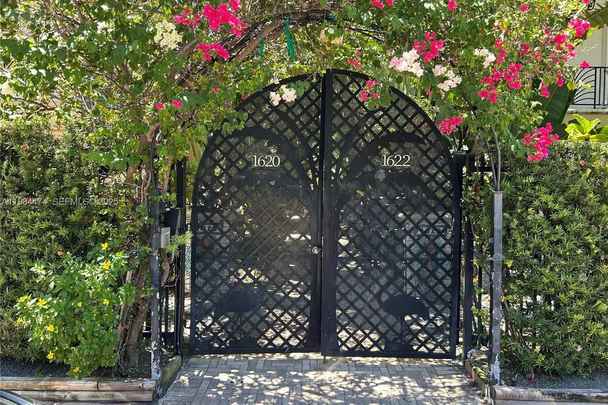 1620 Pennsylvania Ave # 206, Miami Beach FL 33139