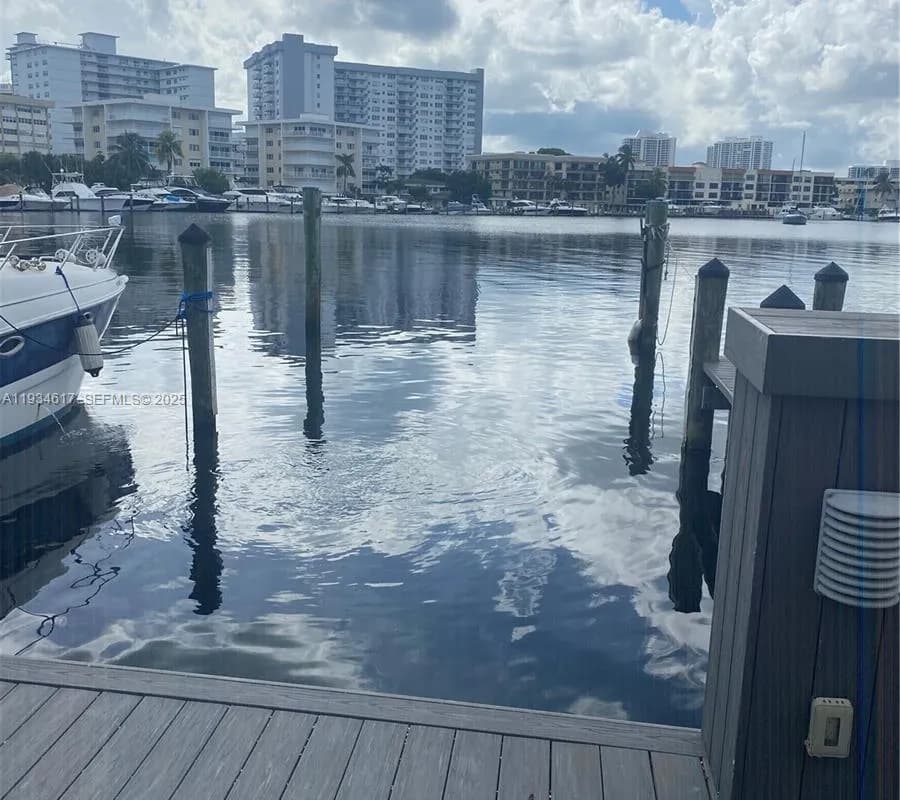 2420 Diana Dr # 208, Hallandale Beach FL 33009