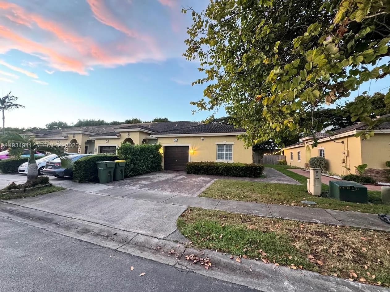 1236 NE 32nd Ave, Homestead FL 33033