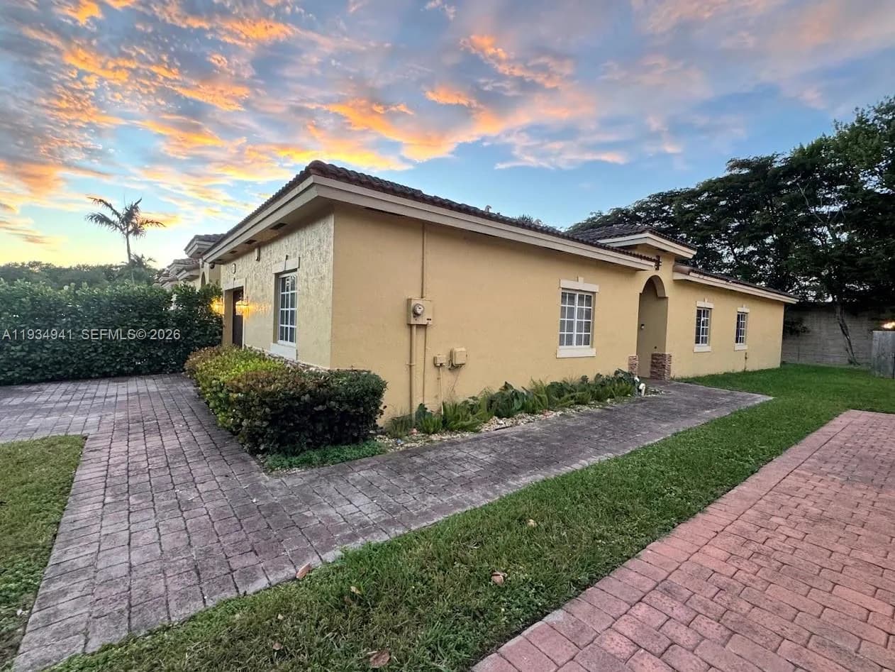 1236 NE 32nd Ave, Homestead FL 33033
