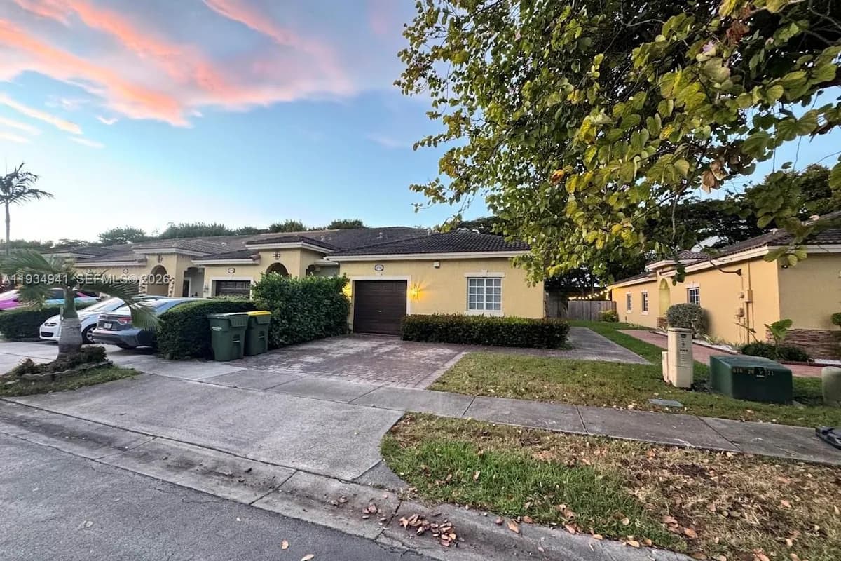 1236 NE 32nd Ave, Homestead FL 33033