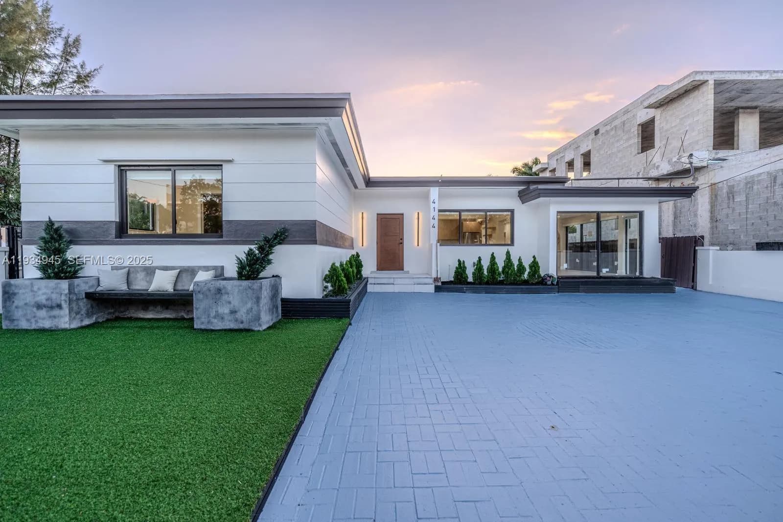 4144 Alton Rd, Miami Beach FL 33140