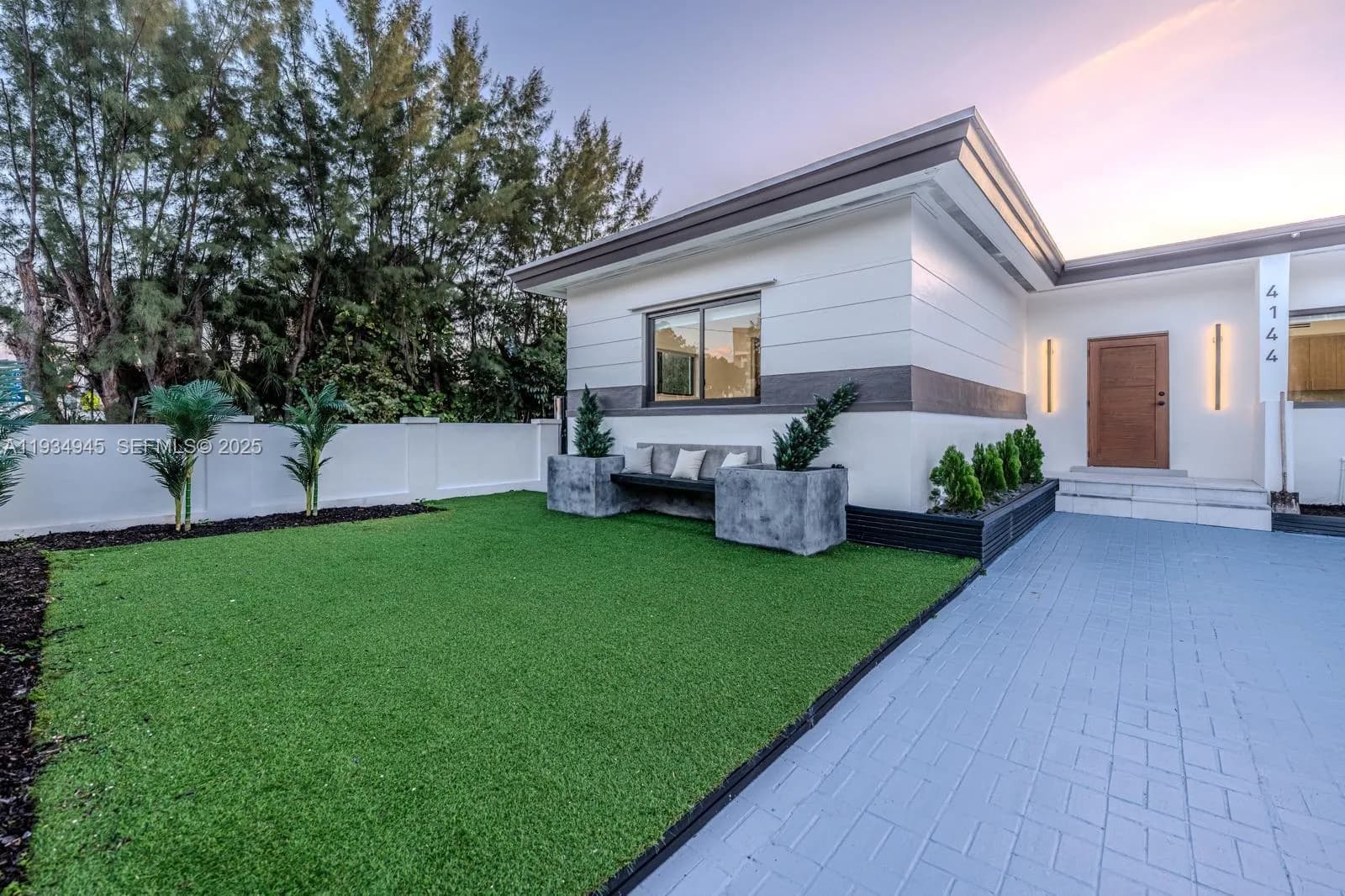 4144 Alton Rd, Miami Beach FL 33140