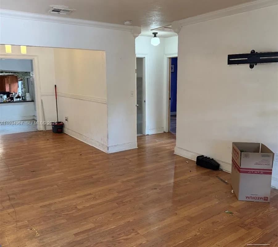 325 NW 56th St, Miami FL 33127