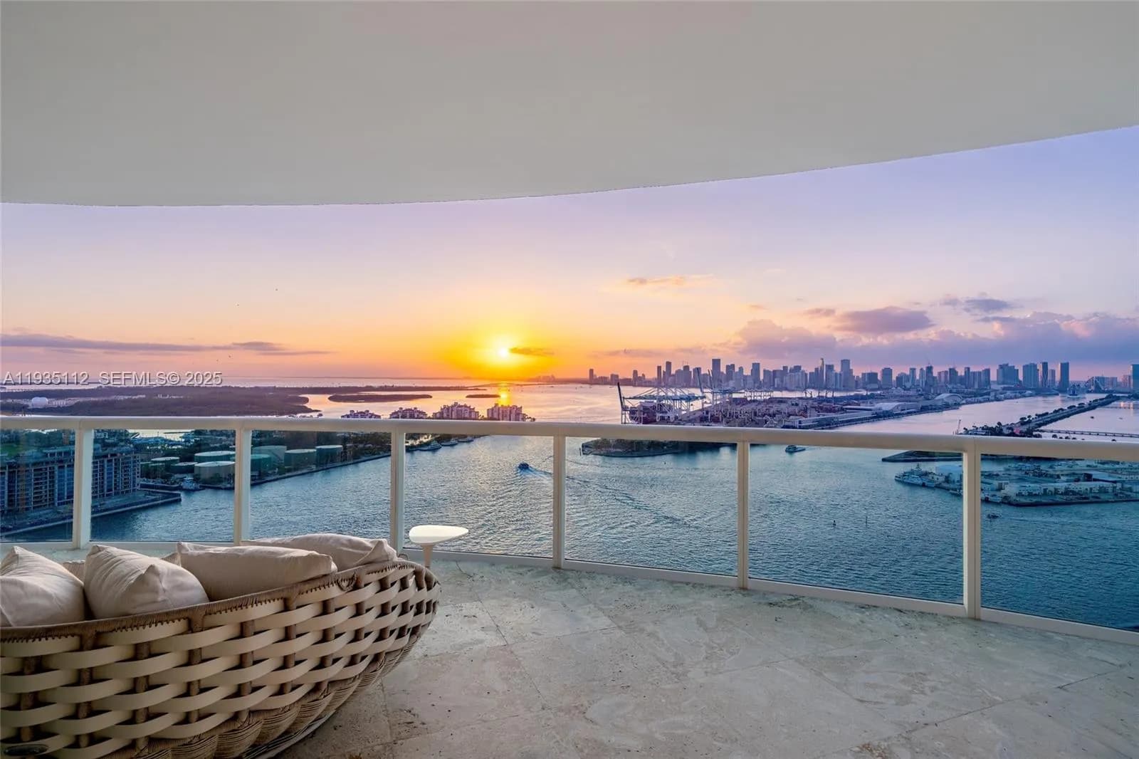 1000 S Pointe Dr # 3501, Miami Beach FL 33139