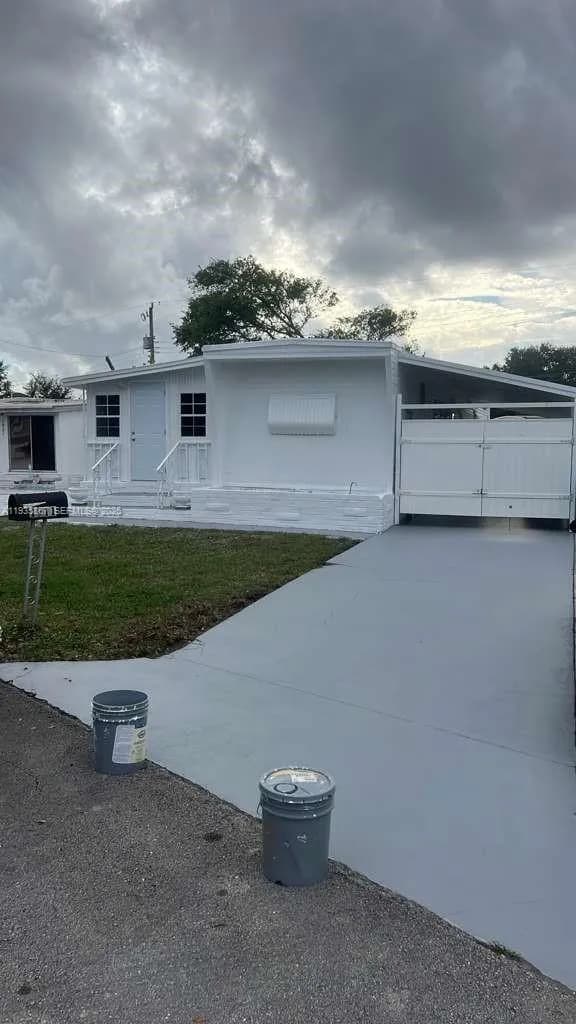1911 SW 87th Ave, Davie FL 33324