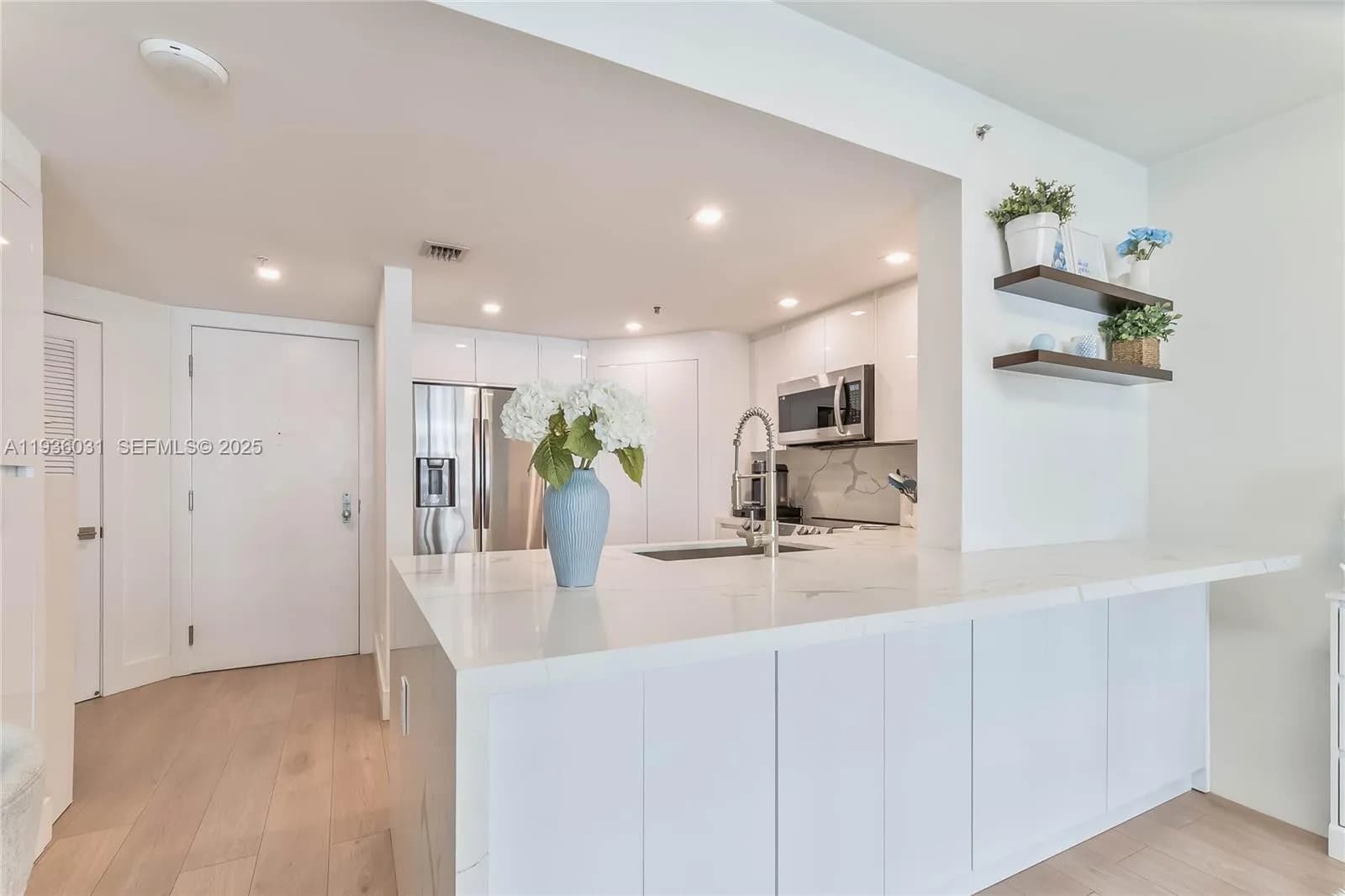 701 Brickell Key Blvd # 808, Miami FL 33131