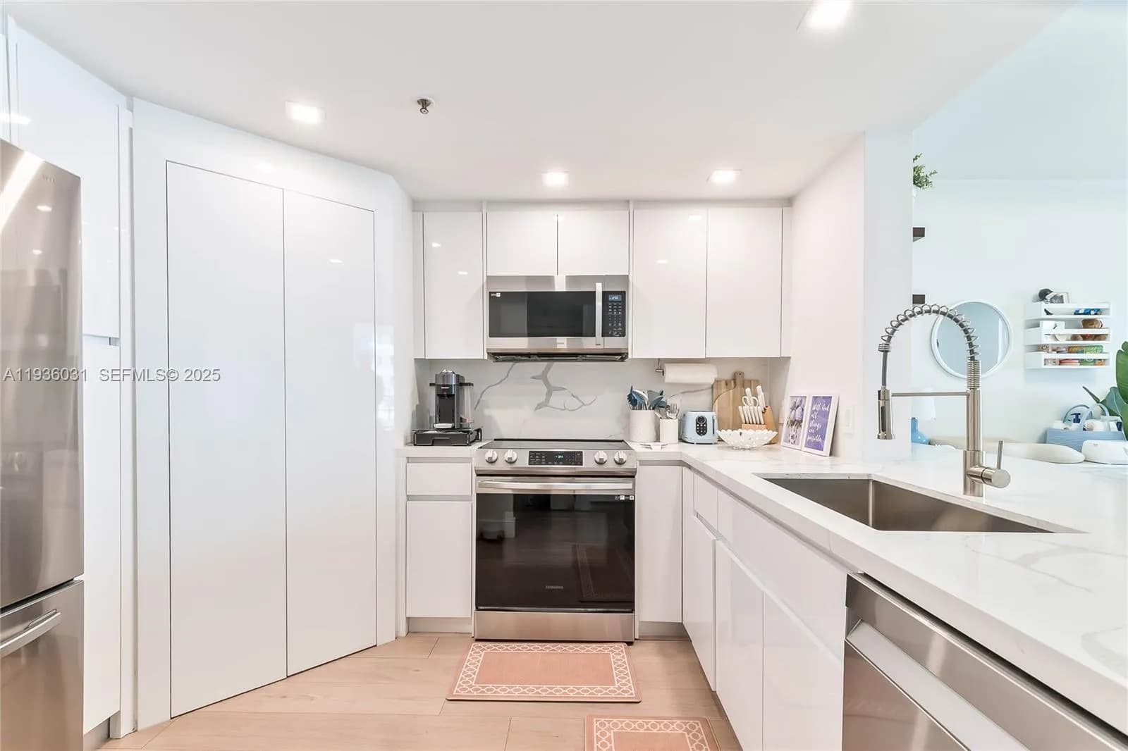 701 Brickell Key Blvd # 808, Miami FL 33131