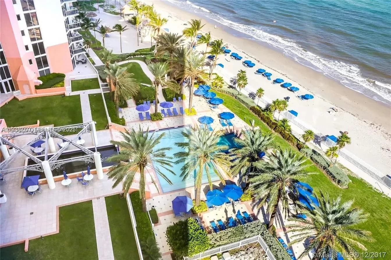 2 bedroom 2 bath for sale at 19333 Collins Ave # 1109, Sunny Isles Beach FL 33160