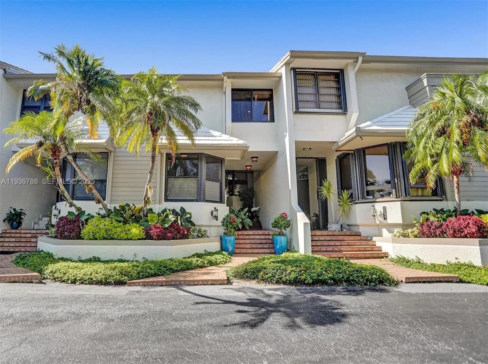 2676 NE 135th St, North Miami FL 33181