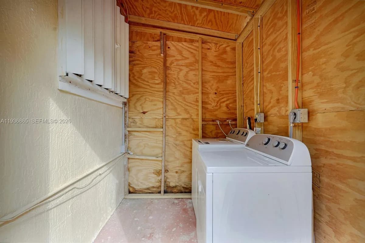 17950 NW 6th Ct, Miami Gardens FL 33169