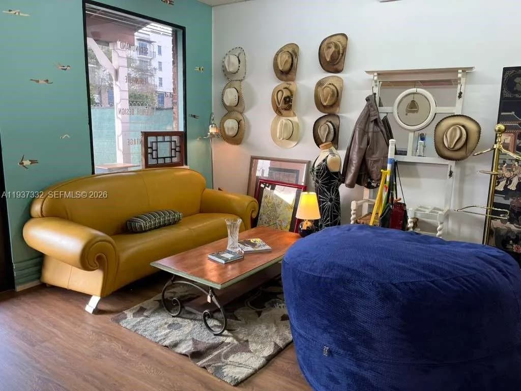 4264 SW 64th Ave, Davie FL 33314