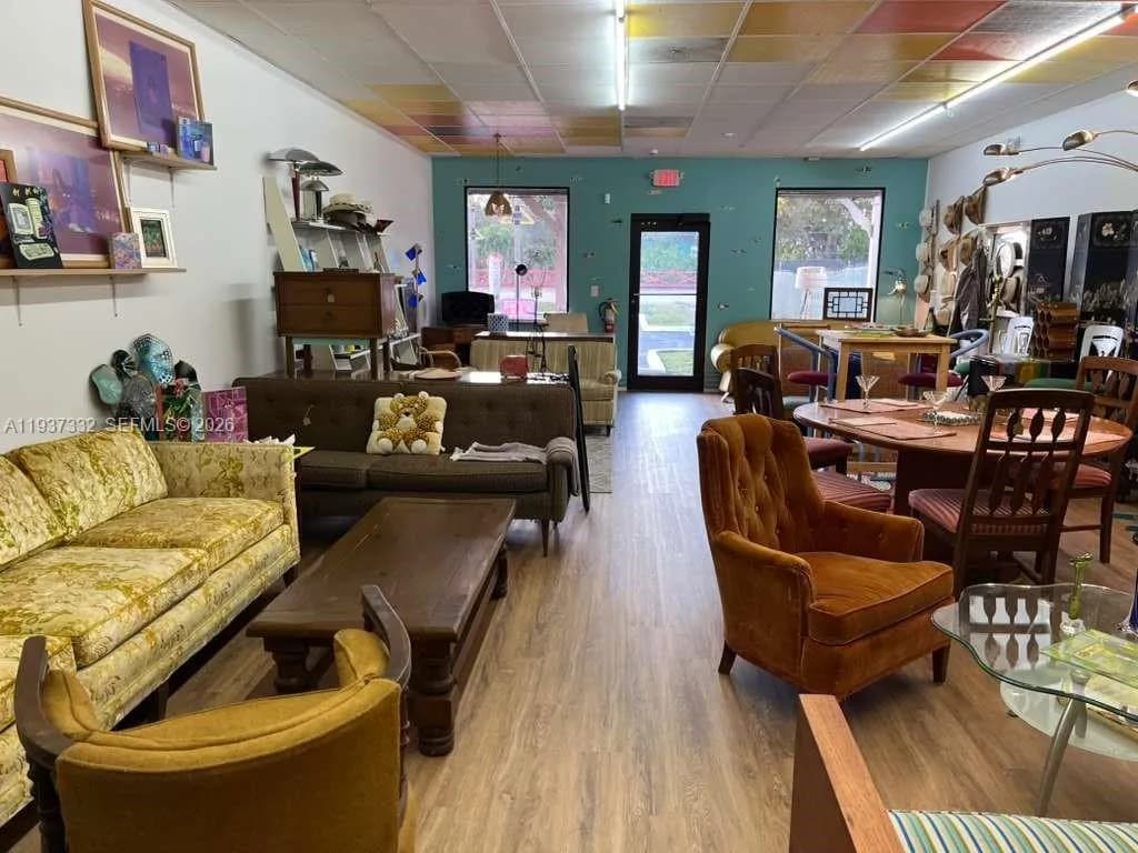 4264 SW 64th Ave, Davie FL 33314