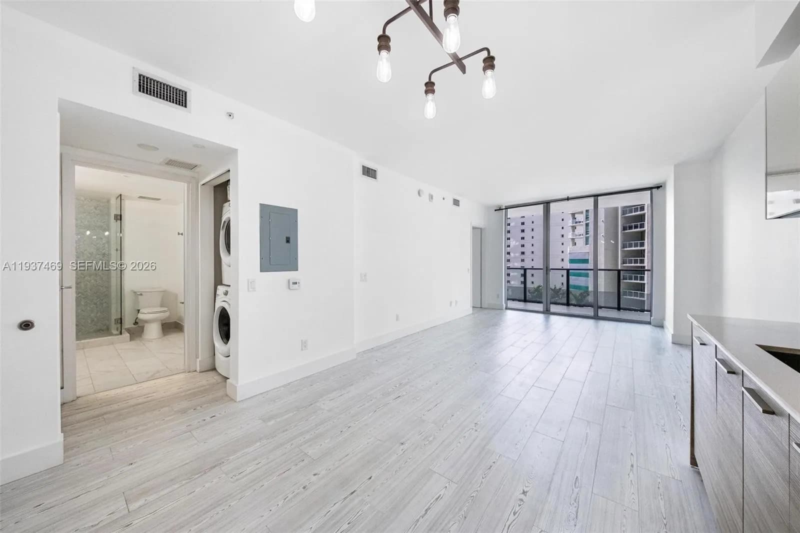 1300 Brickell Bay Dr # 704, Miami FL 33131