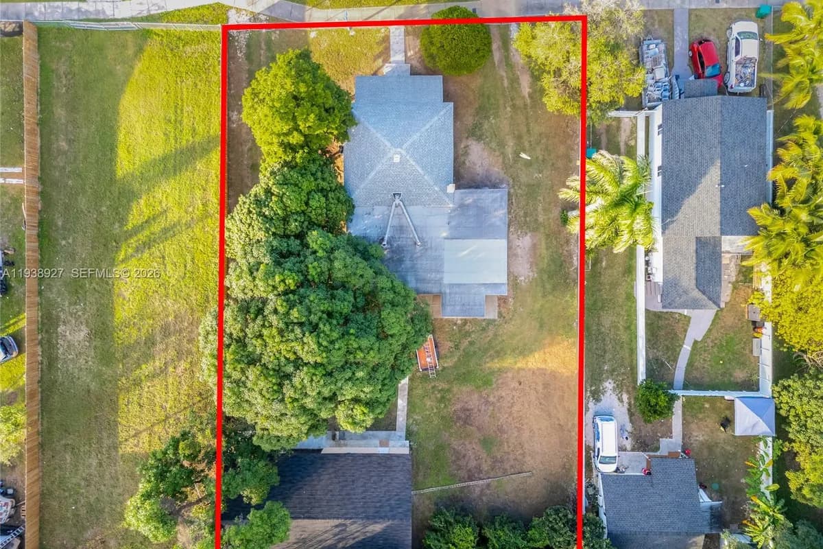 559 NW 2nd St, Florida City FL 33034