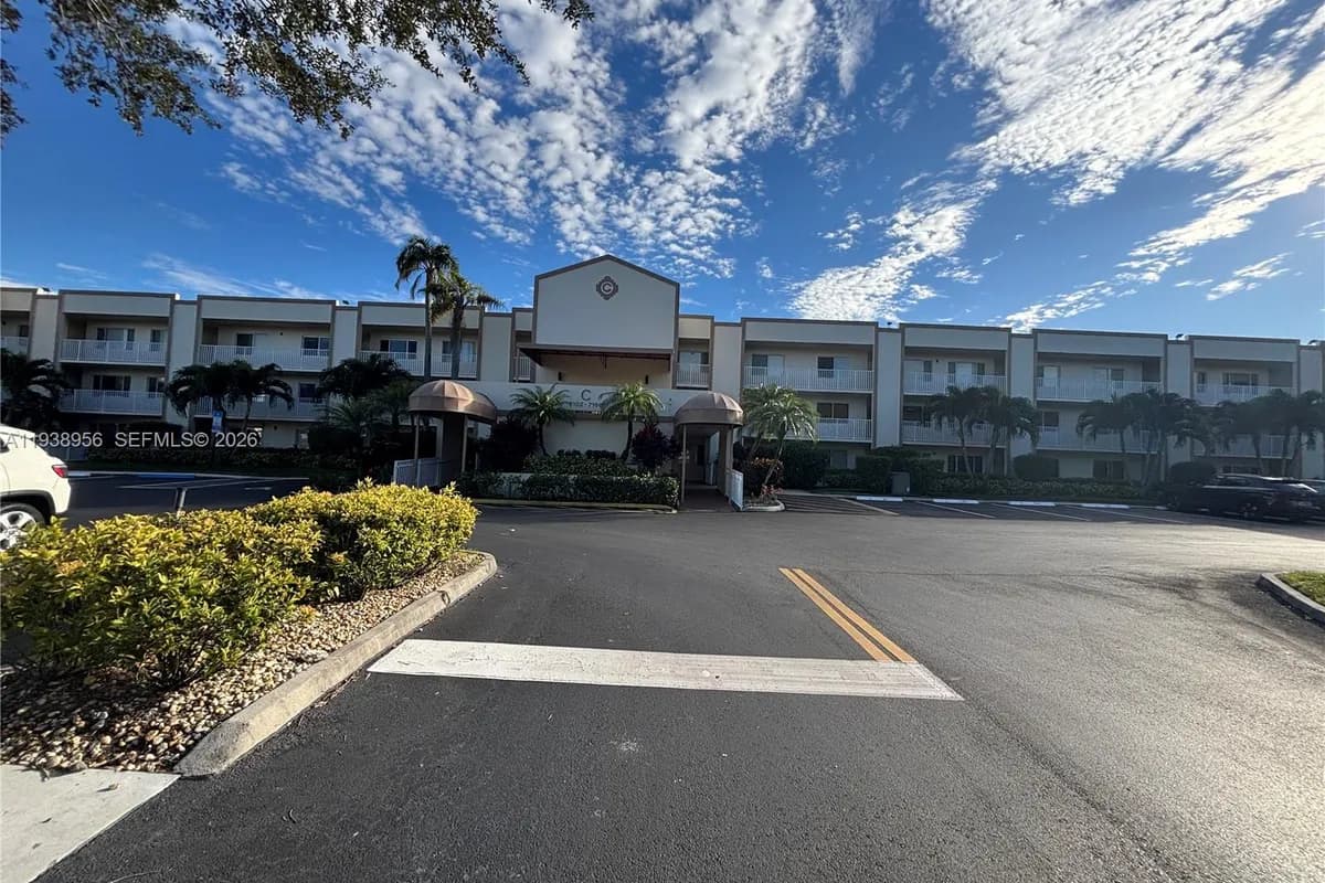 7120 S Devon Dr # 110, Tamarac FL 33321