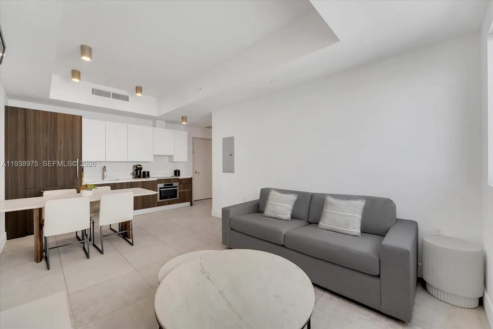 239 SW 9th St # 1603, Miami FL 33130