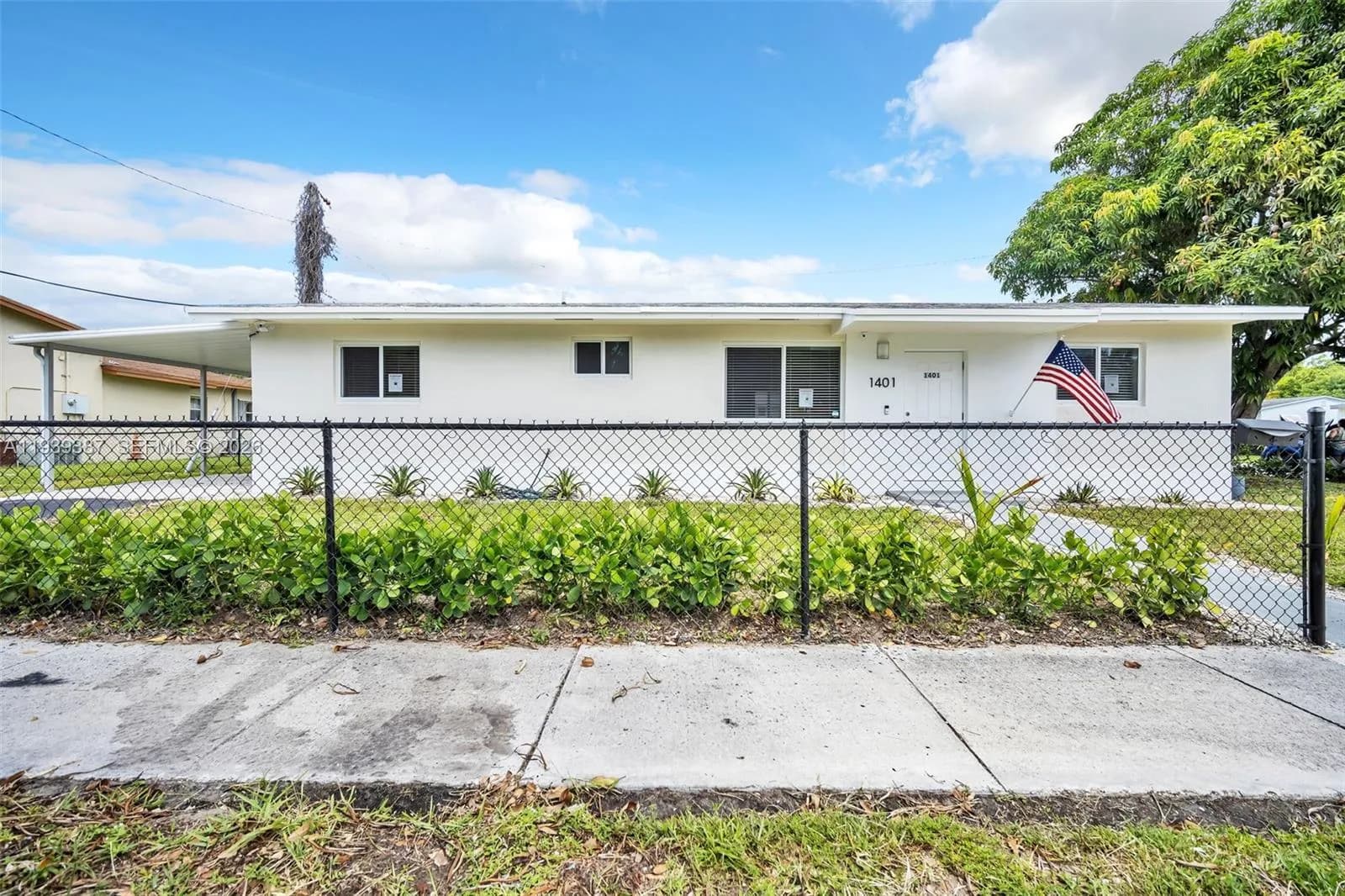 1401 NE 152nd St, North Miami Beach FL 33162